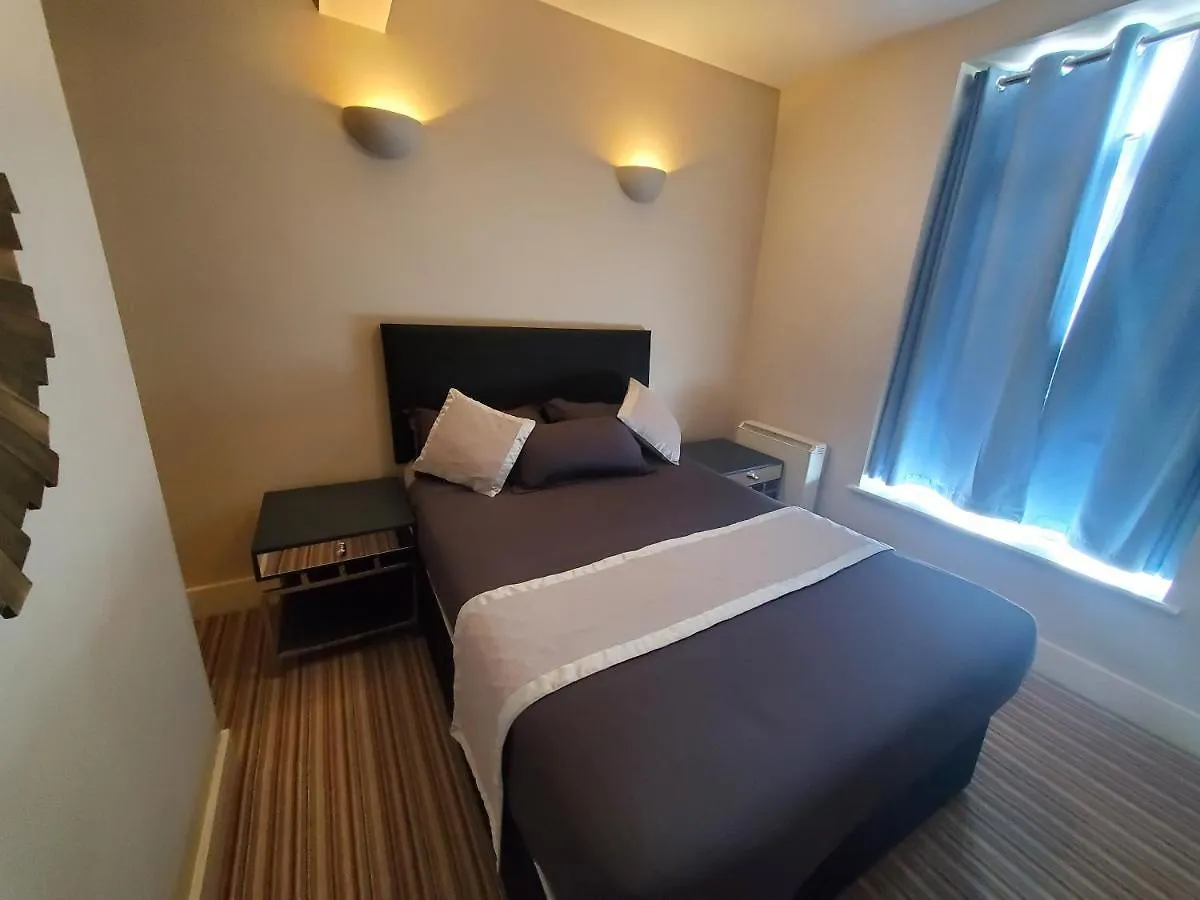 Kgt House Bed & Breakfast Dublin 3*,