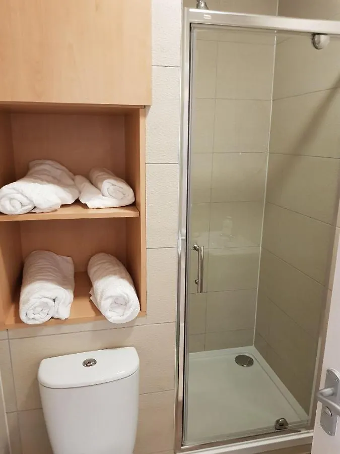 Bed and Breakfast Kgt House Dublín 3*,